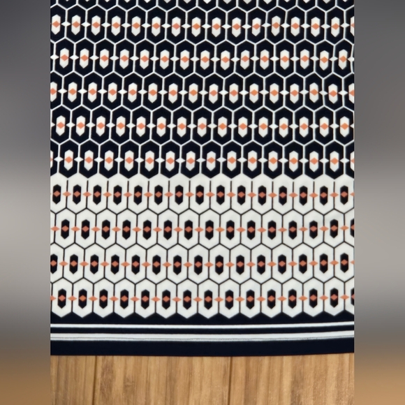 NWOT Max Studio Patterned Skirt - Picture 3 of 6